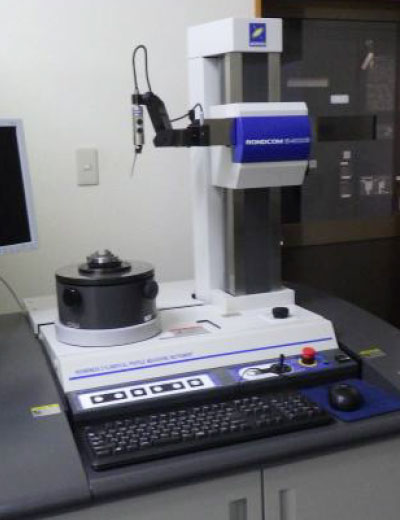 Roundness and cylindrical shape measuring machine (TOKYO SEIMITSU)